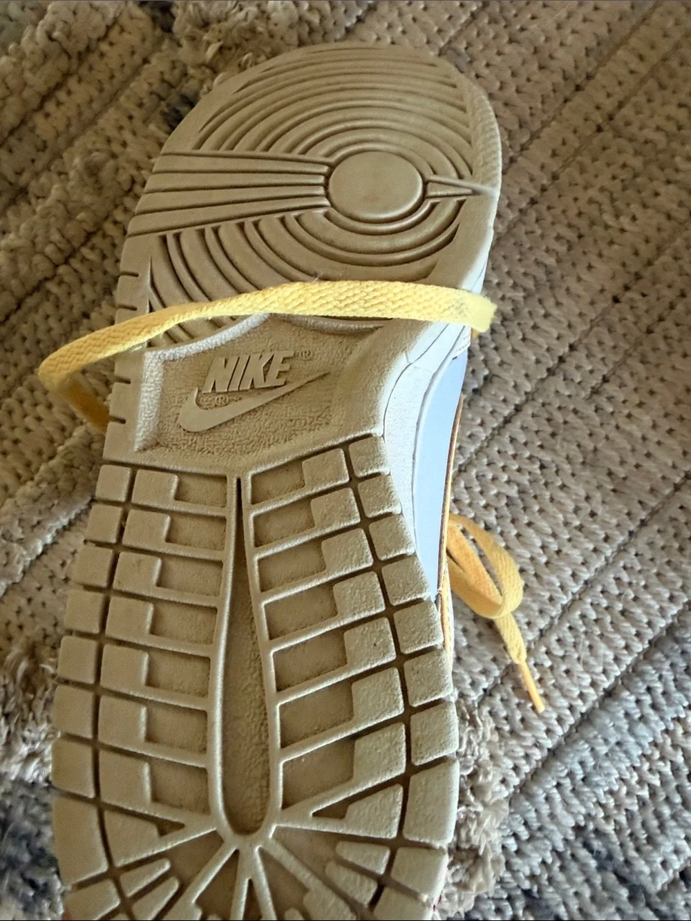 Nike 7Y Low-Top Dunks